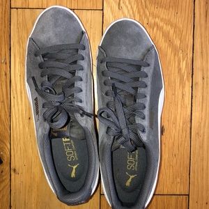 Women’s Puma Sneakers!